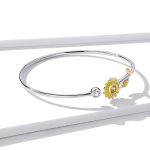 Gold Plated Daisy Adjustable Bangle - Image 2