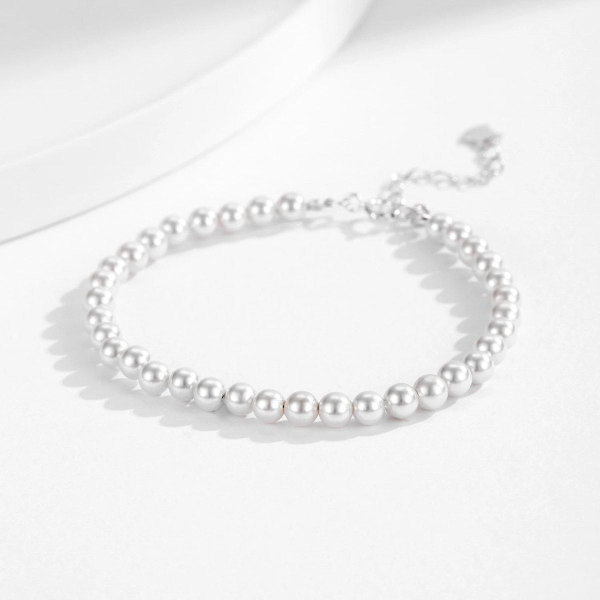 Classic Pearl Beaded Bracelet - Image 4